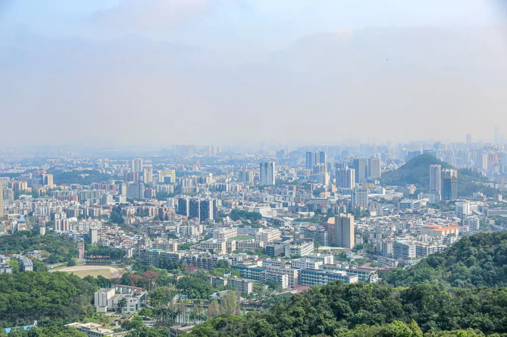充电桩选型指南：交流桩与直流桩在重庆新能源充电场景下的应用对比