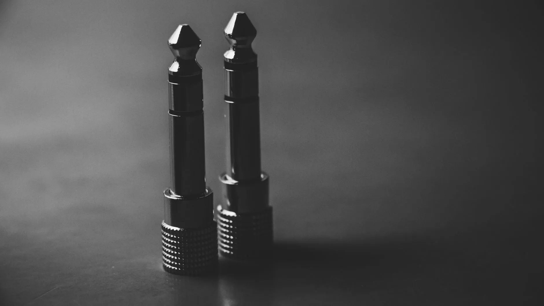 直流桩与交流桩技术差异解析：如何选择适合的充电设备